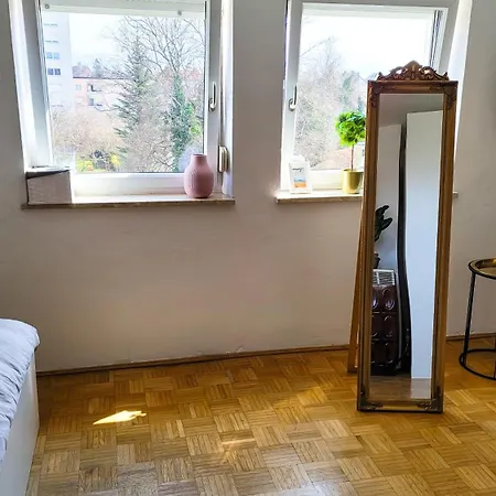 Dg R- Helle 2-zimmer Naehe Salzburg *