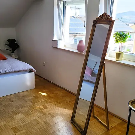 Dg R- Helle 2-zimmer Naehe Salzburg Appartement
